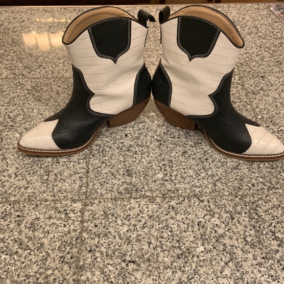 Boots - Picture 2 of 3